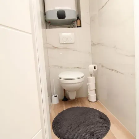 Serene 2-bedroom Near Downtown Sarajevo