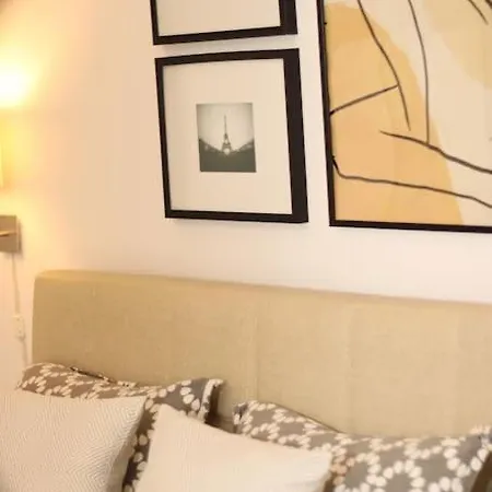 Serene 2-bedroom Near Downtown